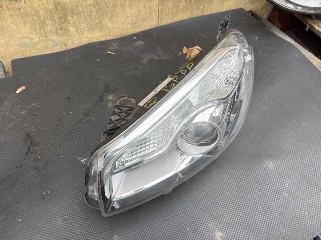 bontott NISSAN QASHQAI Bal Fényszóró