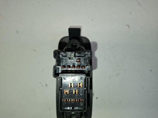 bontott NISSAN QASHQAI Bal hátsó Ablakemelő Kapcsoló