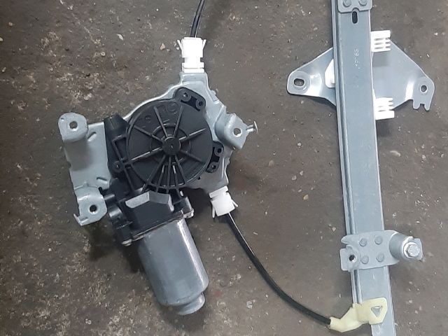 bontott NISSAN QASHQAI Bal hátsó Ablakemelő Szerkezet (Elektromos)