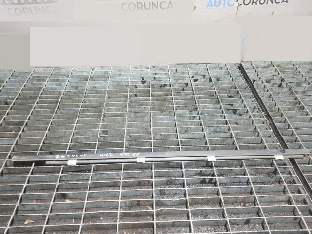 bontott NISSAN QASHQAI Bal hátsó Ajtó Díszléc