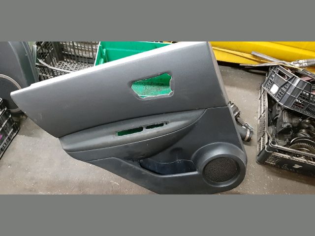 bontott NISSAN QASHQAI Bal hátsó Ajtó Kárpit