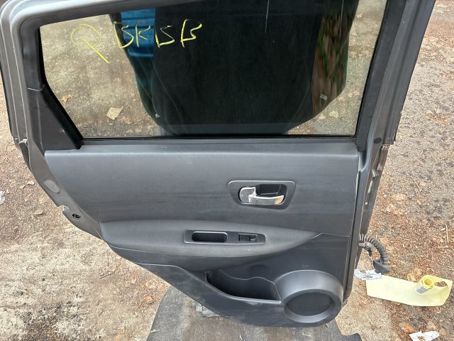 bontott NISSAN QASHQAI Bal hátsó Ajtó (Részeivel)