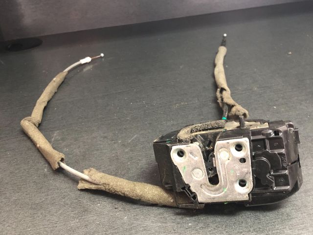 bontott NISSAN QASHQAI Bal hátsó Ajtózár