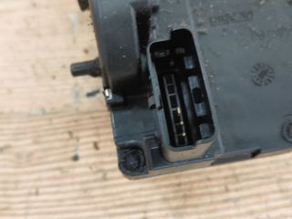 bontott NISSAN QASHQAI Bal hátsó Ajtózár