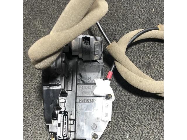 bontott NISSAN QASHQAI Bal hátsó Ajtózár