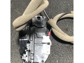 bontott NISSAN QASHQAI Bal hátsó Ajtózár