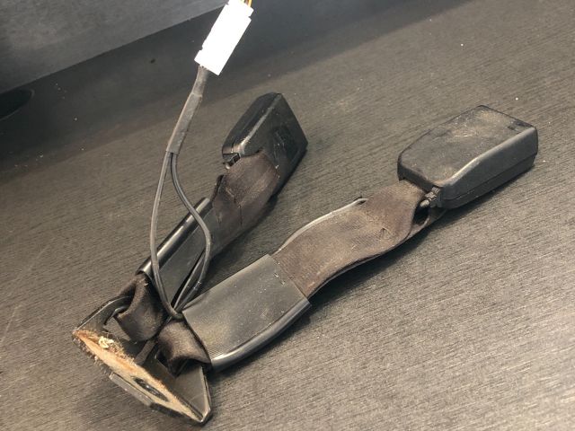 bontott NISSAN QASHQAI Bal hátsó Biztonsági Öv Csat