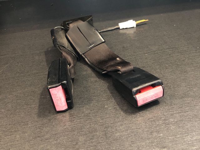 bontott NISSAN QASHQAI Bal hátsó Biztonsági Öv Csat