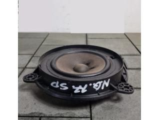 bontott NISSAN QASHQAI Bal hátsó Hangszóró