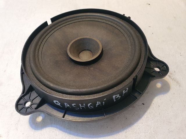 bontott NISSAN QASHQAI Bal hátsó Hangszóró