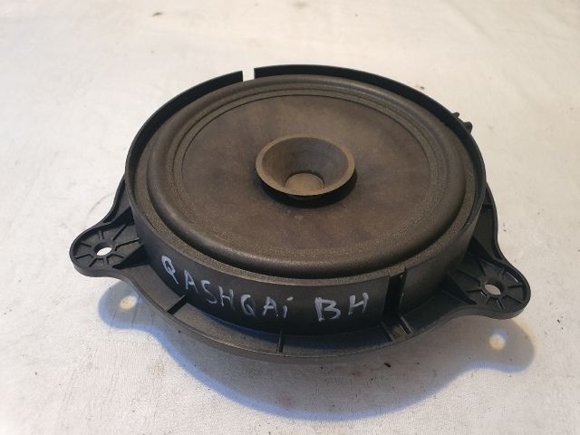 bontott NISSAN QASHQAI Bal hátsó Hangszóró