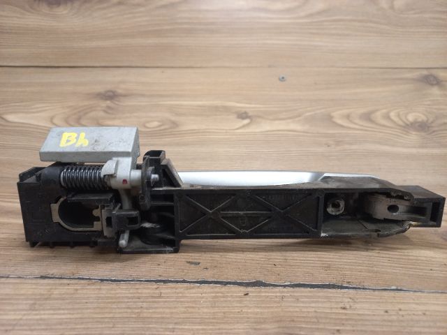 bontott NISSAN QASHQAI Bal hátsó Külső Kilincs