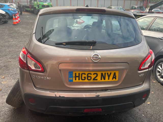 bontott NISSAN QASHQAI Bal hátsó Prizma