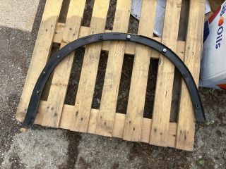 bontott NISSAN QASHQAI Bal hátsó Sárvédő Díszléc