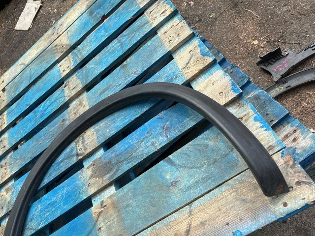 bontott NISSAN QASHQAI Bal hátsó Sárvédő Díszléc