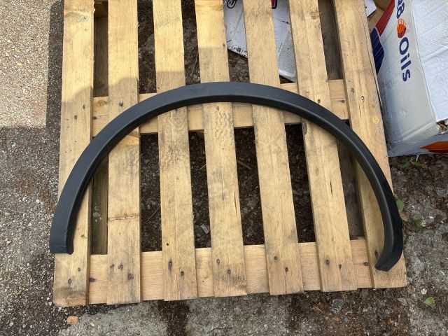 bontott NISSAN QASHQAI Bal hátsó Sárvédő Díszléc