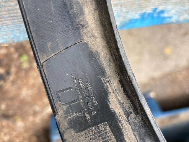 bontott NISSAN QASHQAI Bal hátsó Sárvédő Díszléc