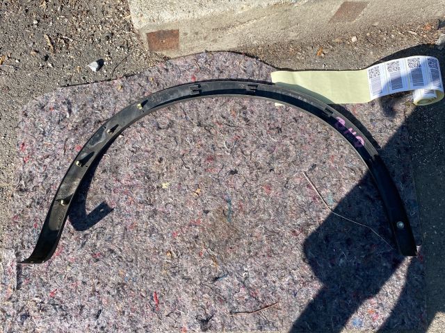 bontott NISSAN QASHQAI Bal hátsó Sárvédő Díszléc