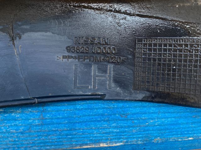 bontott NISSAN QASHQAI Bal hátsó Sárvédő Díszléc