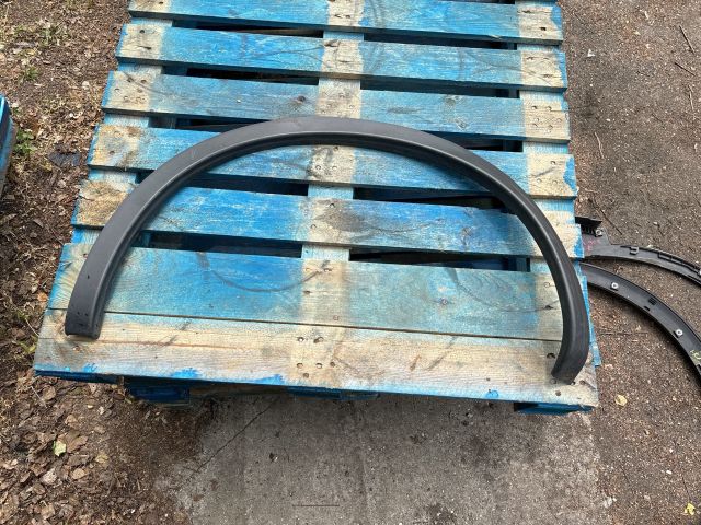 bontott NISSAN QASHQAI Bal hátsó Sárvédő Díszléc