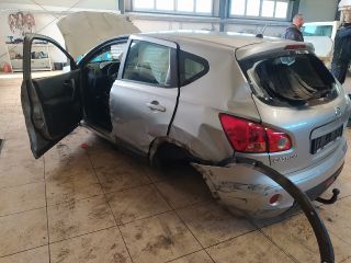 bontott NISSAN QASHQAI Bal hátsó Vízlehúzó Gumicsík