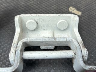 bontott NISSAN QASHQAI Bal hátsó Zsanér