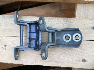 bontott NISSAN QASHQAI Bal hátsó Zsanér