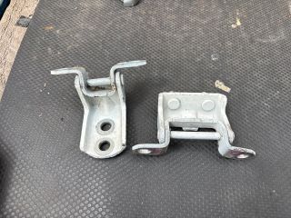 bontott NISSAN QASHQAI Bal hátsó Zsanér