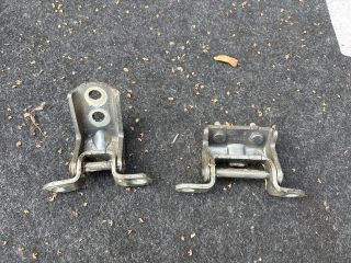 bontott NISSAN QASHQAI Bal hátsó Zsanér