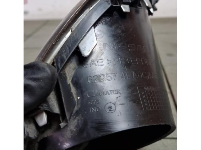 bontott NISSAN QASHQAI Bal Ködfényszóró Lámpakeret