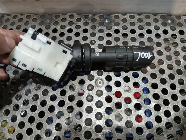 bontott NISSAN QASHQAI Bal Kormánykapcsoló Irányjelző