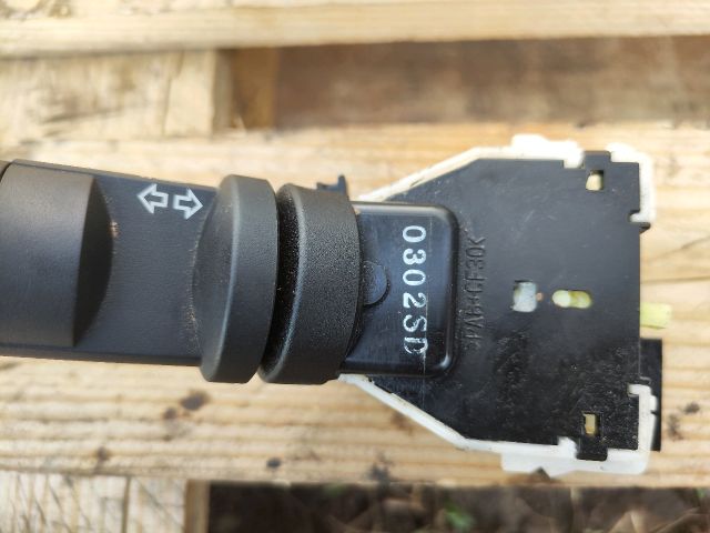 bontott NISSAN QASHQAI Bal Kormánykapcsoló Irányjelző