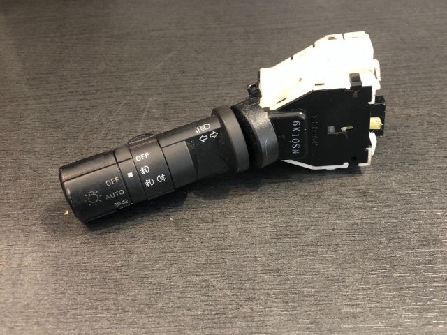 bontott NISSAN QASHQAI Bal Kormánykapcsoló Irányjelző