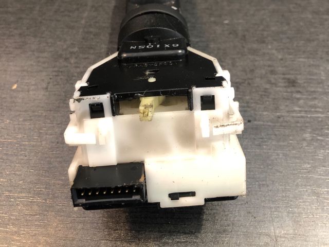 bontott NISSAN QASHQAI Bal Kormánykapcsoló Irányjelző