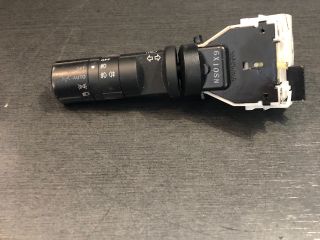 bontott NISSAN QASHQAI Bal Kormánykapcsoló Irányjelző