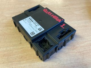 bontott NISSAN QASHQAI Biztosítéktábla Utastér