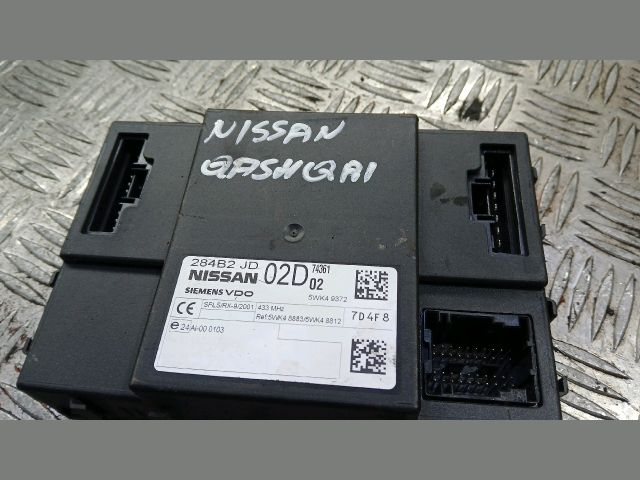 bontott NISSAN QASHQAI Biztosítéktábla Utastér