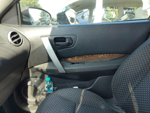 bontott NISSAN QASHQAI Biztosítéktábla Utastér