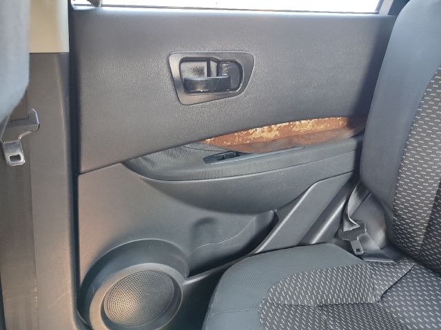 bontott NISSAN QASHQAI Biztosítéktábla Utastér