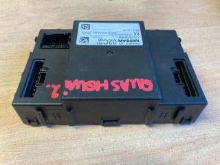 bontott NISSAN QASHQAI Biztosítéktábla Utastér