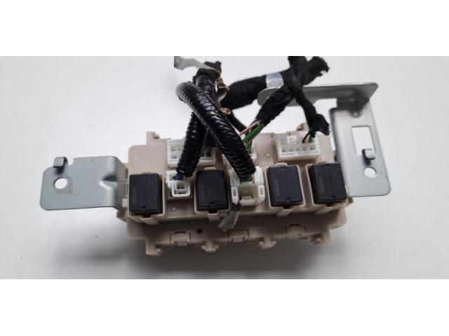 bontott NISSAN QASHQAI Biztosítéktábla Utastér