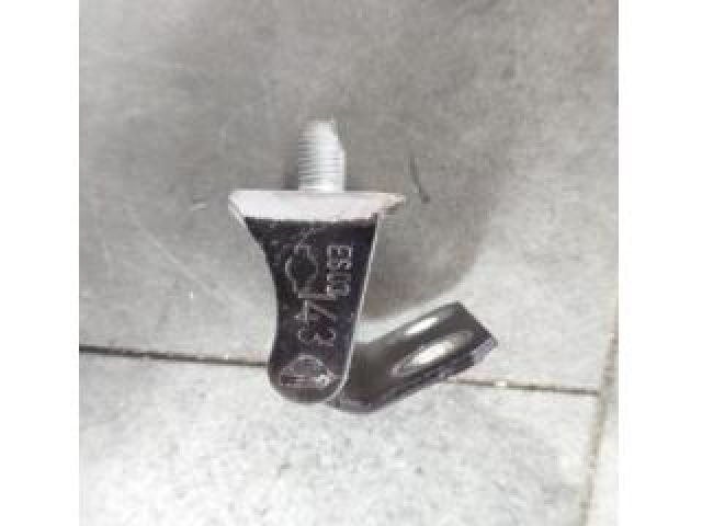 bontott NISSAN QASHQAI Csomagtérajtó Jobb Zsanér