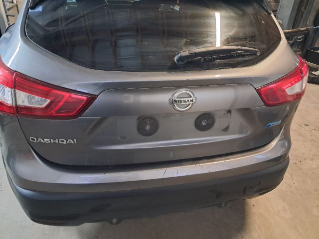 bontott NISSAN QASHQAI Csomagtérajtó (Részeivel)