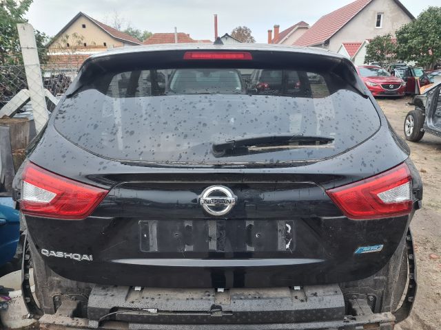 bontott NISSAN QASHQAI Csomagtérajtó (Részeivel)