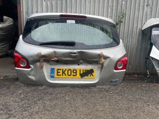 bontott NISSAN QASHQAI Csomagtérajtó (Részeivel)