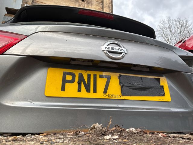 bontott NISSAN QASHQAI Csomagtérajtó (Részeivel)