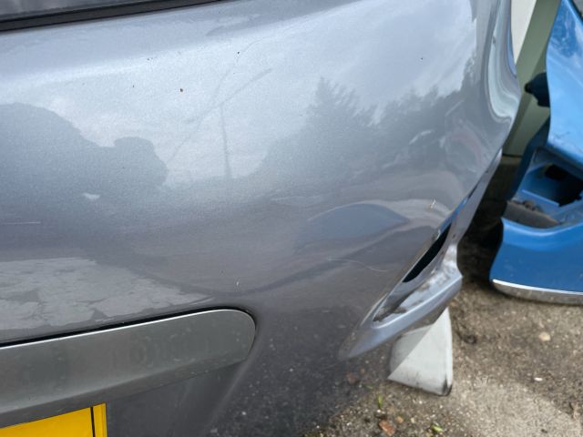 bontott NISSAN QASHQAI Csomagtérajtó (Részeivel)