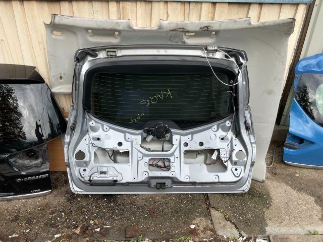 bontott NISSAN QASHQAI Csomagtérajtó (Részeivel)