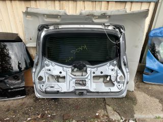 bontott NISSAN QASHQAI Csomagtérajtó (Részeivel)