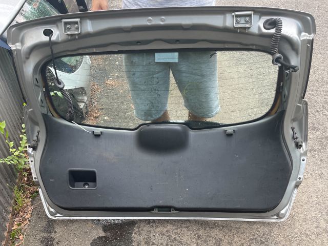 bontott NISSAN QASHQAI Csomagtérajtó (Részeivel)